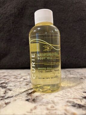Curie White Tea Moisturizing Body Oil
